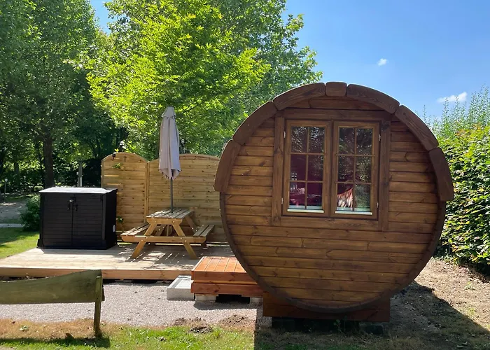 Tonneau Herbergement Insolite Au Camping Des Nieres