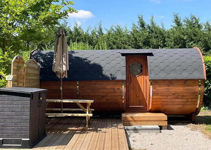 Tonneau Herbergement Insolite Au Camping Des Nieres